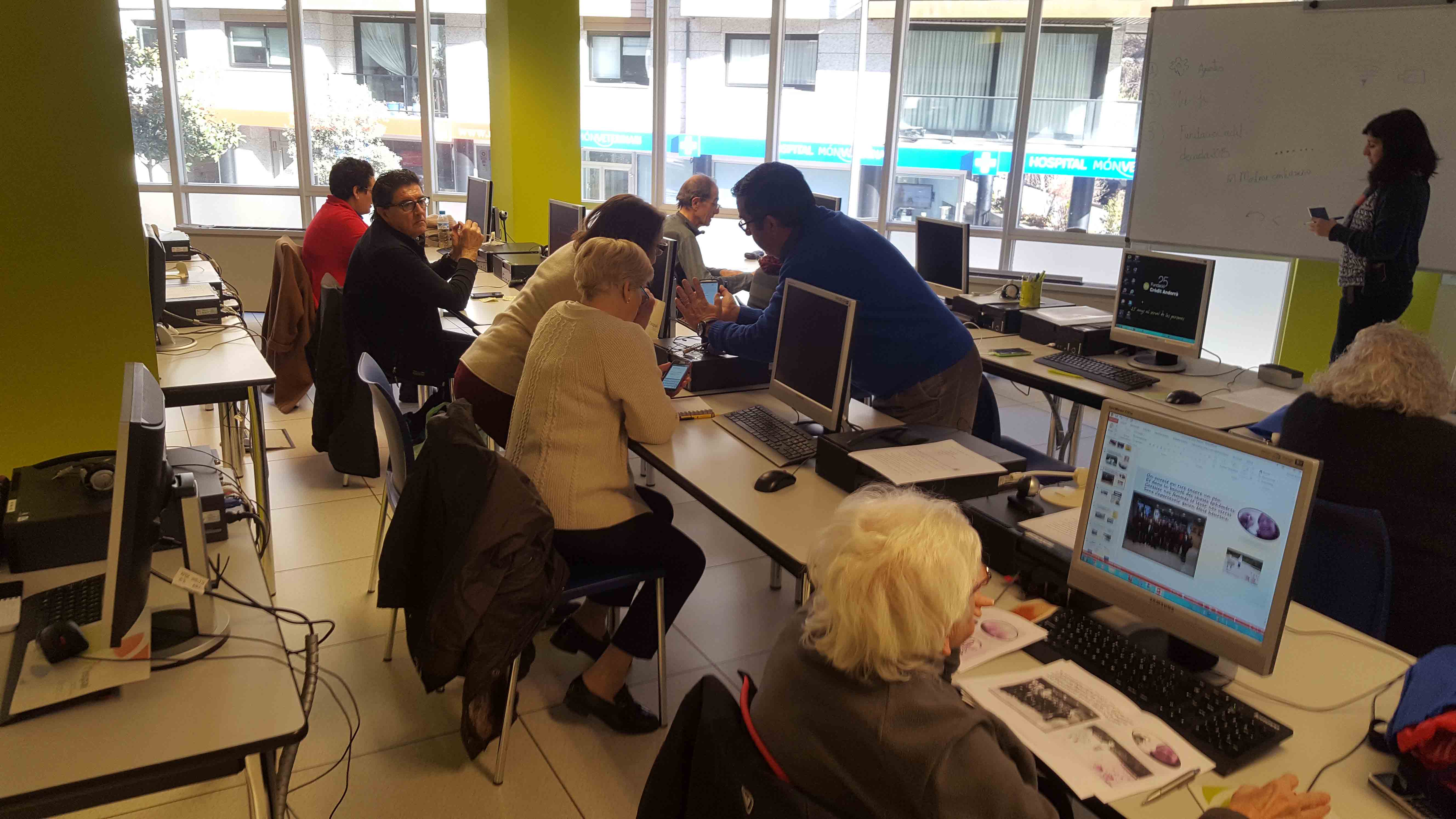 Les noves tecnologies de la informació i la comunicació (TIC) 1 Les noves tecnologies de la informació i la comunicació (TIC)