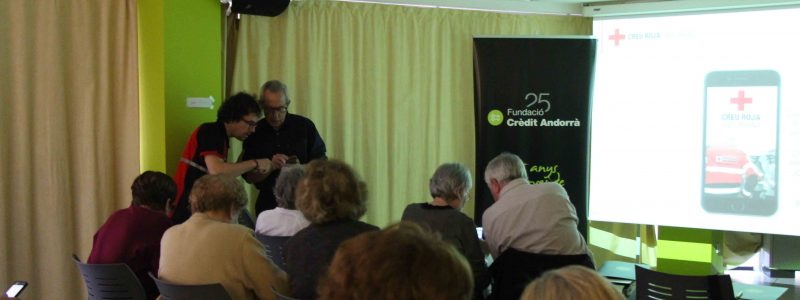 Com utilitzar un desfibrilador