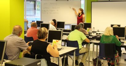 Un taller sobre telèfons mòbils i internet dona el tret de sortida a la nova temporada de L’espai