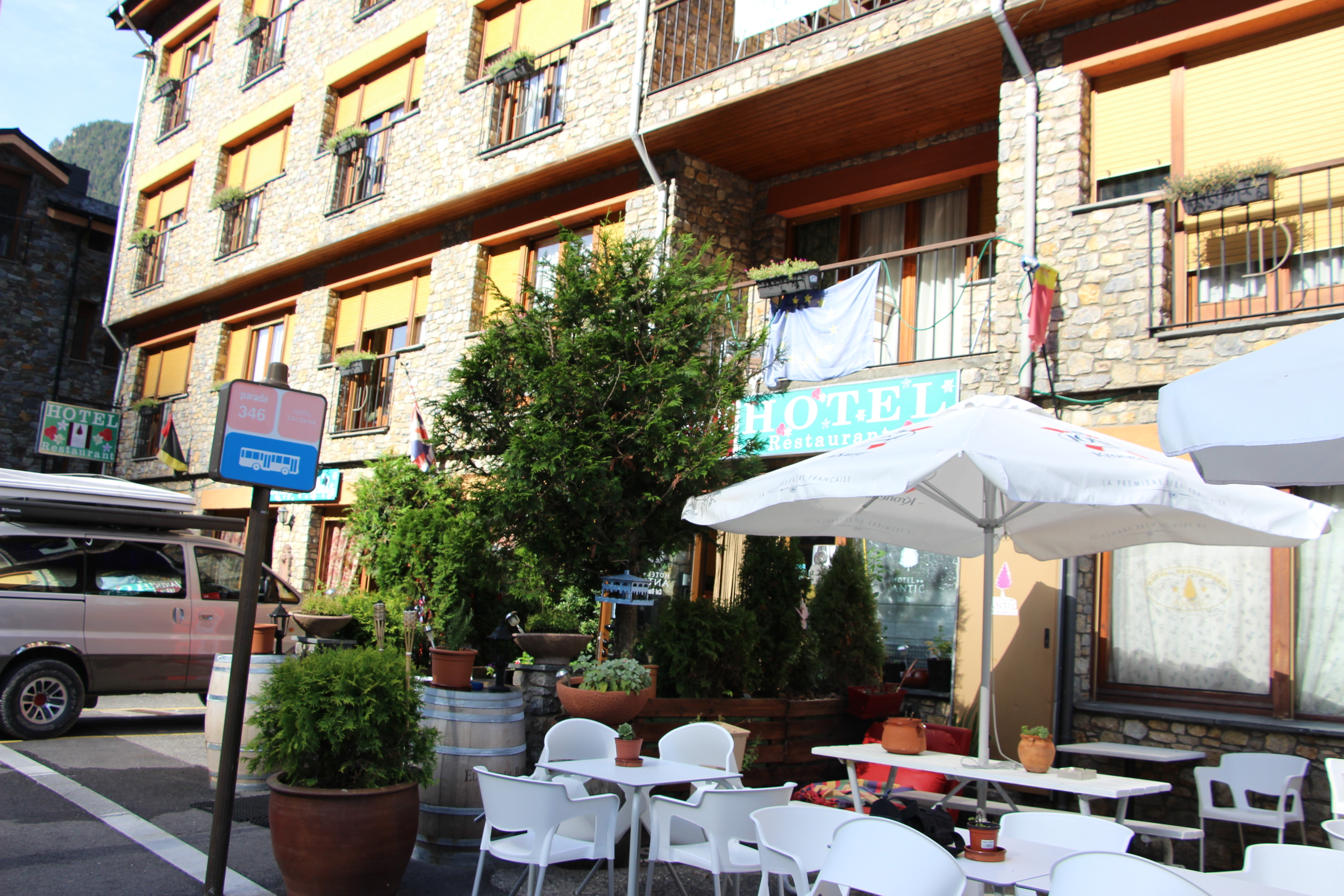 Música a la tassa: Joves alumnes de l’Institut de Música del Comú d’Andorra la Vella 1 Música a la tassa: Joves alumnes de l’Institut de Música del Comú d’Andorra la Vella