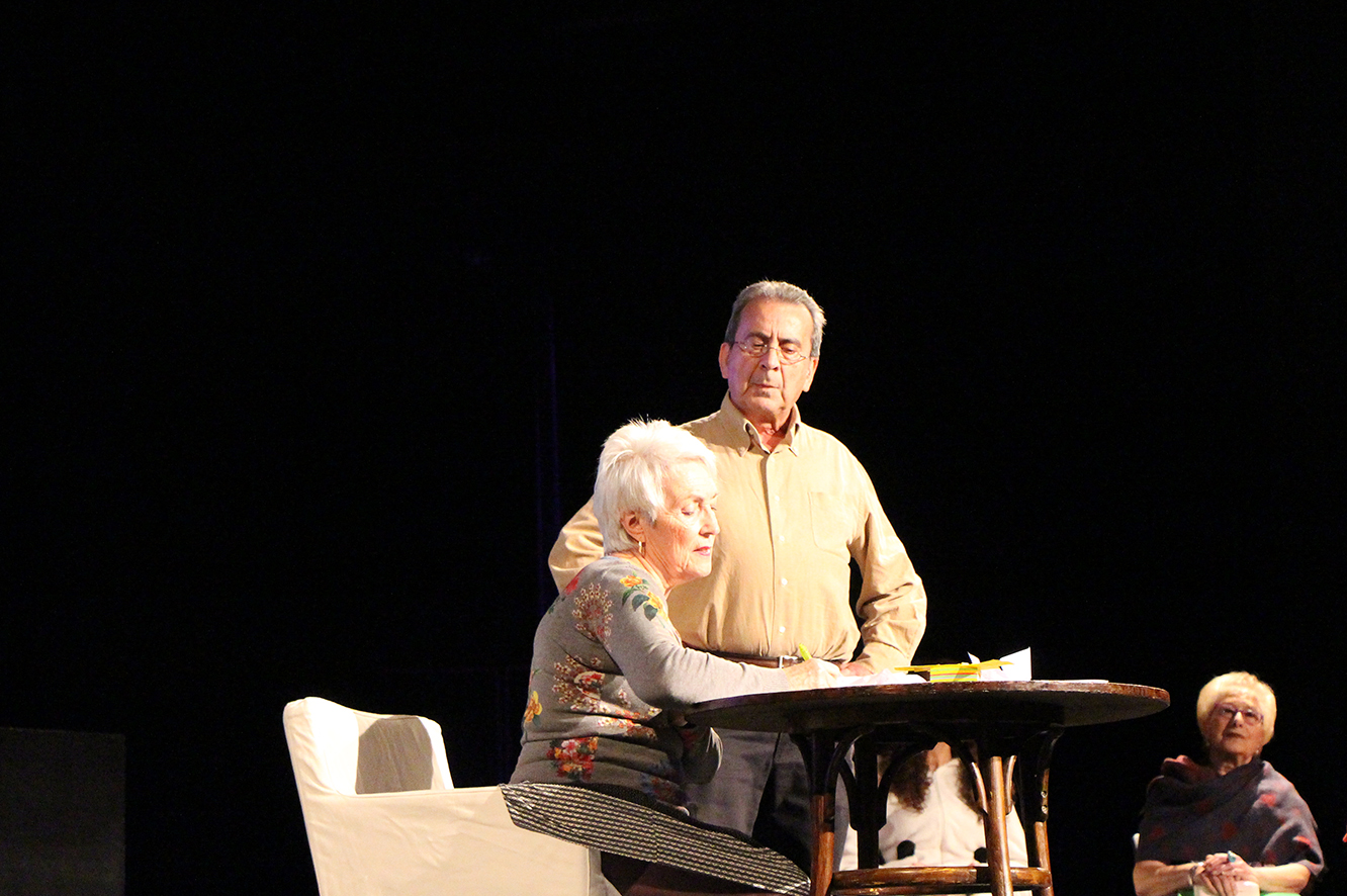 El grup de teatre de L’espai ofereix al públic ‘Escenes Valent(in)es’