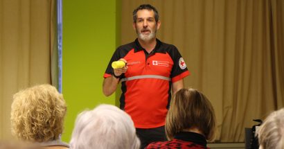 Els usuaris de L’espai aprenen què ha de contenir una farmaciola