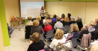 Els usuaris de L’espai aprenen a identificar el valor nutricional dels aliments