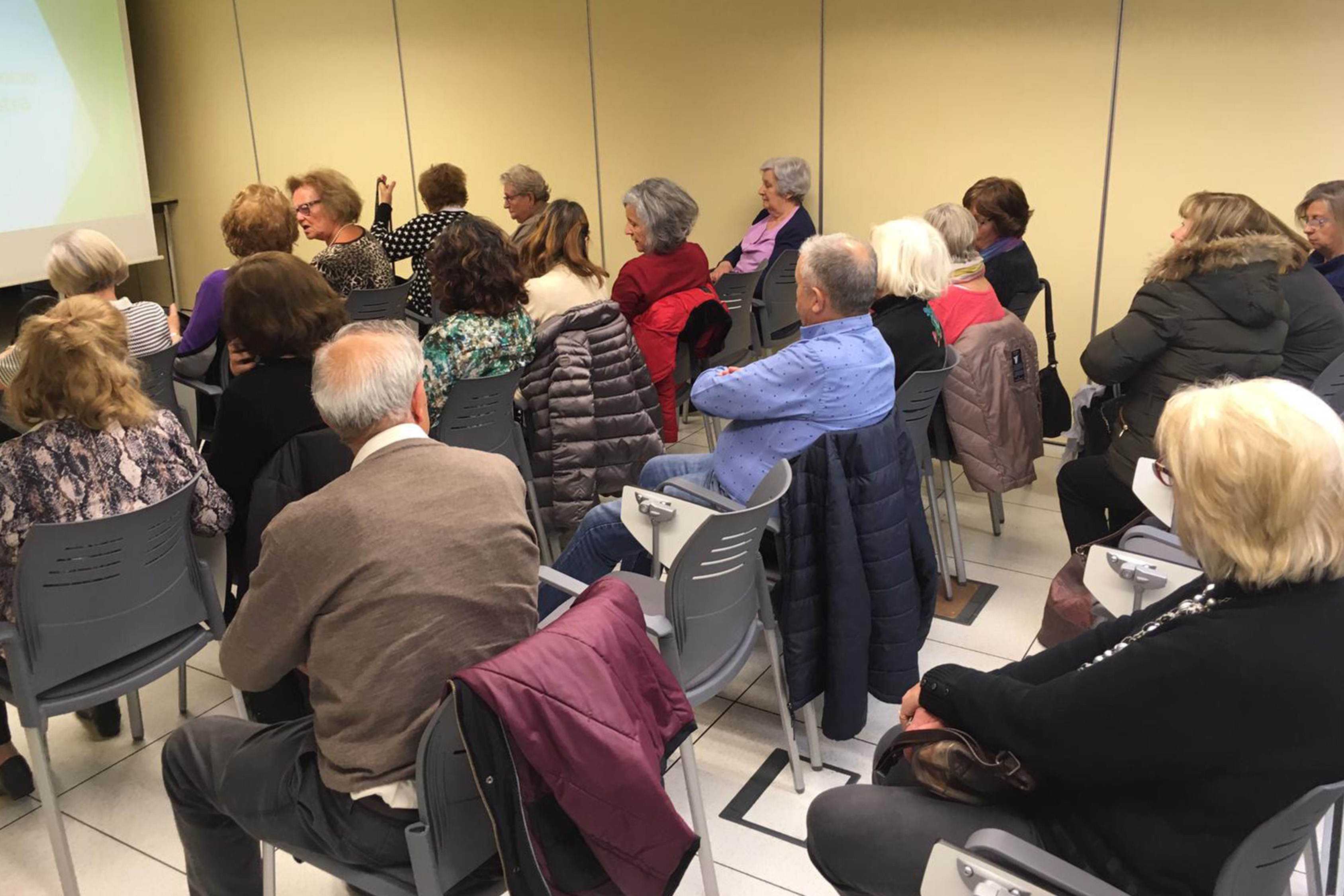 Els usuaris de L’espai aprenen a prevenir riscos a la llar i a actuar en cas d’emergència