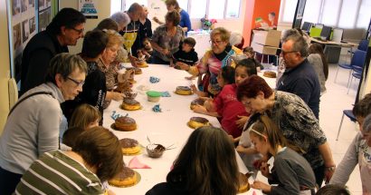 L’Associació de Gent Gran Voluntària de L’espai organitza un taller de mones