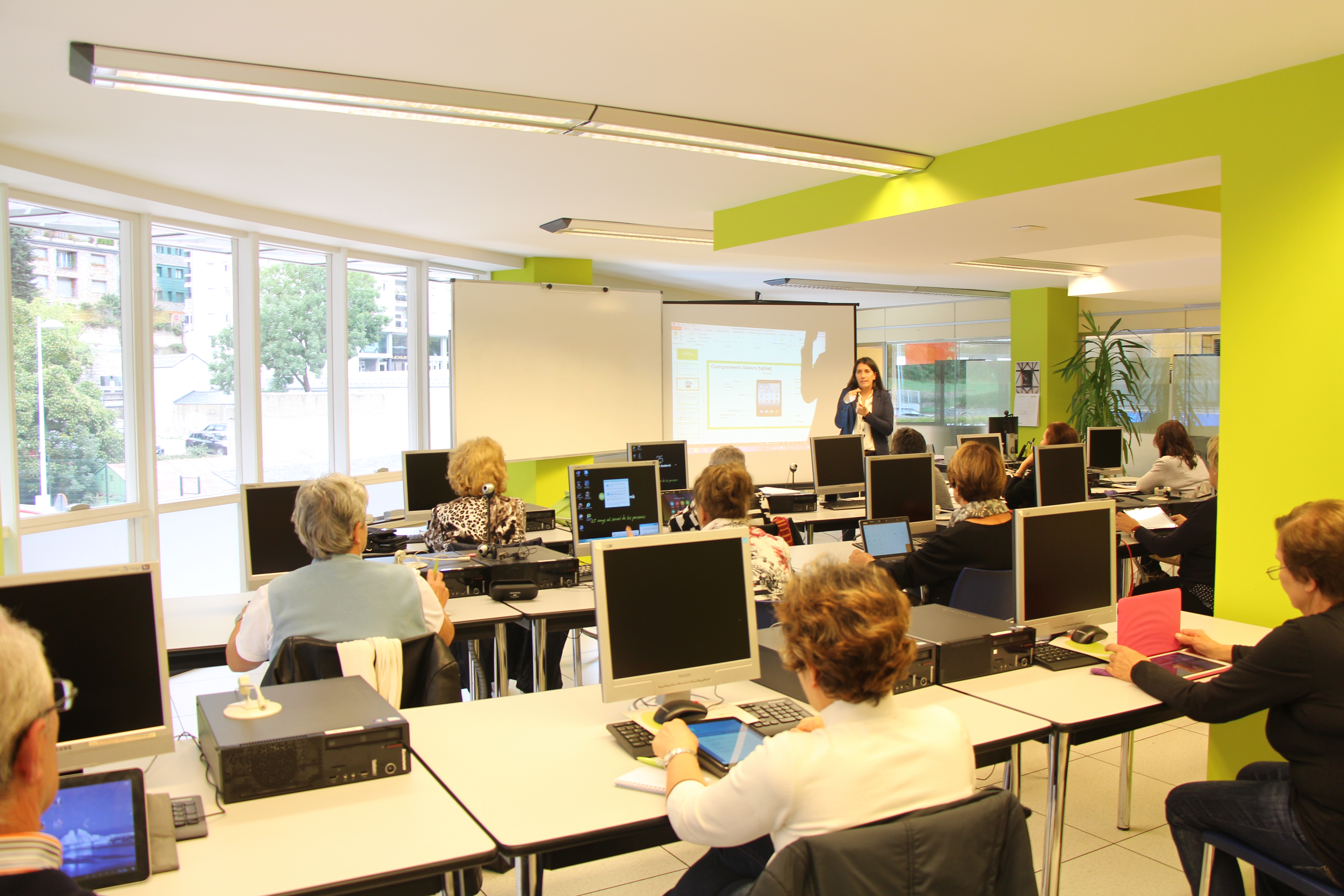 La Fundació Crèdit Andorrà organitza una nova edició dels tallers de noves tecnologies