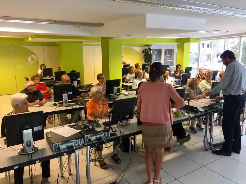 Taller virtual de retoc fotogràfic 1 Taller virtual de retoc fotogràfic