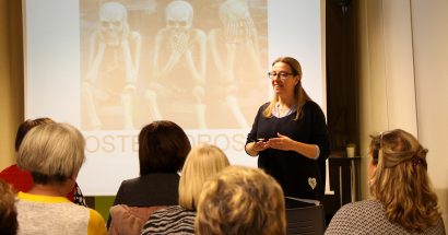 La infermera Mònica Duran exposa consells per prevenir l’osteoporosi