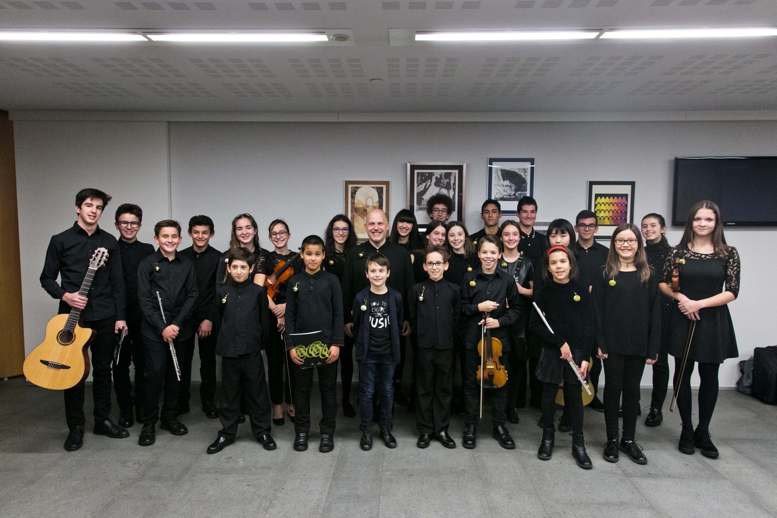 Vint-i-sis joves del país protagonitzen el concert de Nadal