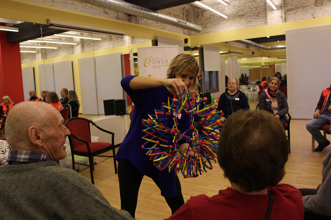 La Fundació ONCA apropa els beneficis de la música a la gent gran