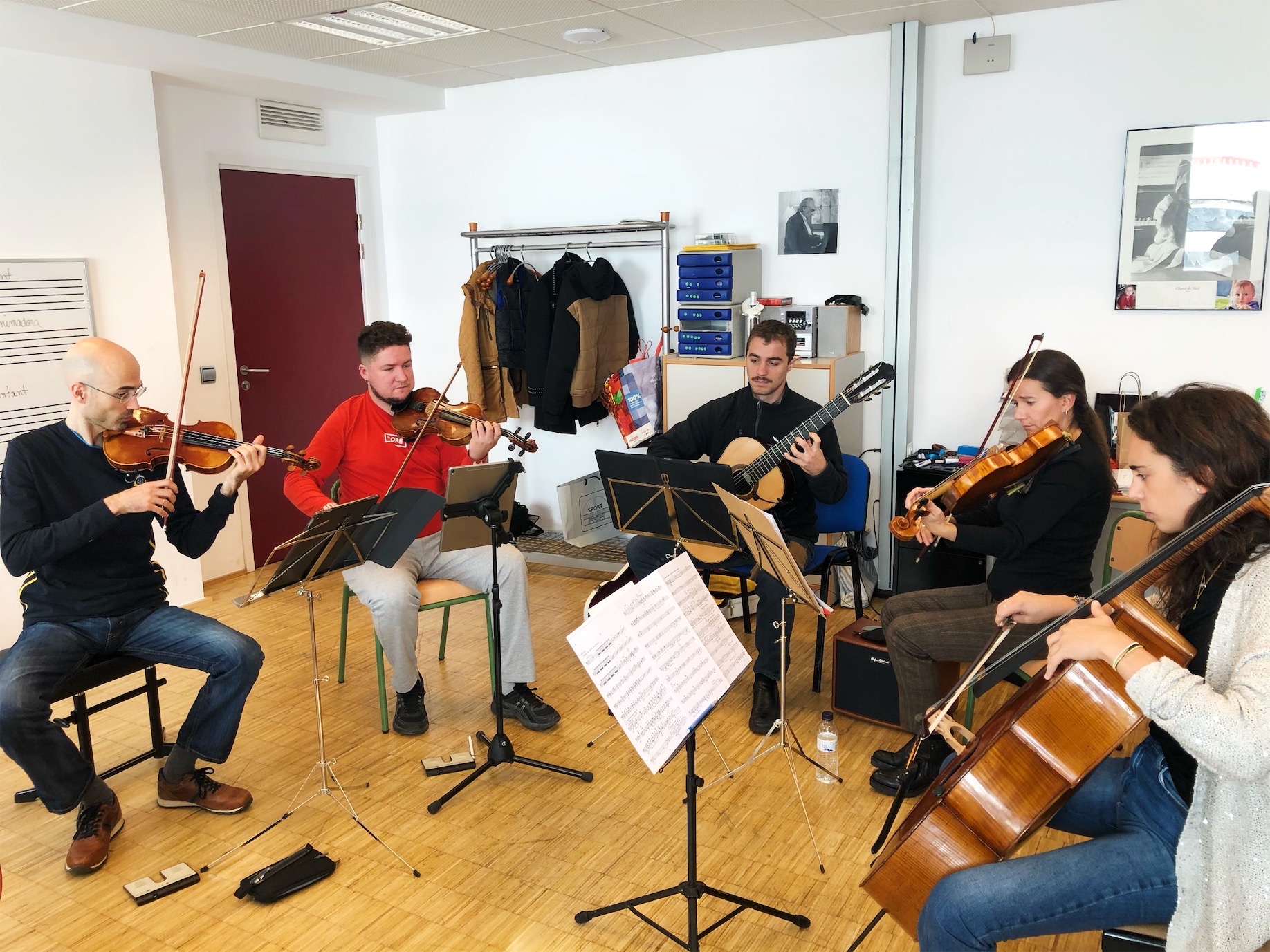 El Comú d’Ordino i la Fundació Crèdit Andorrà presenten en el marc d’Ordino Clàssic una proposta musical transversal de la mà de 5AndCordes