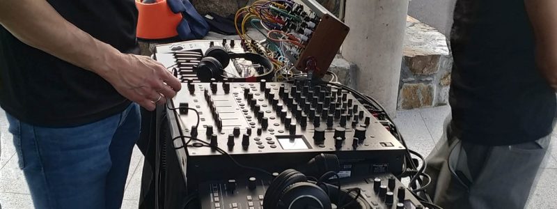 ON-CARRER · JORDI GENDRA – Sessió DJ