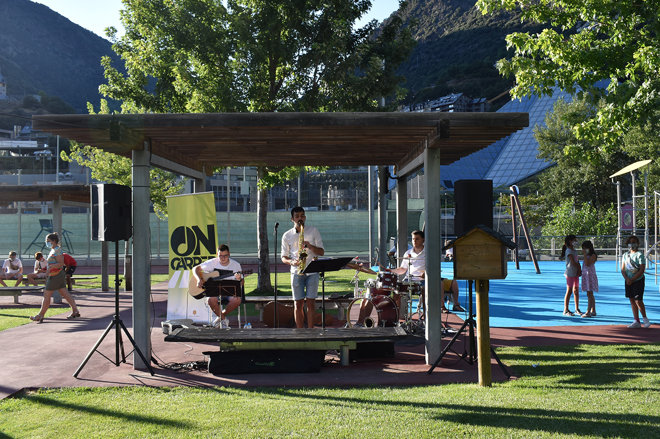 Tudo’s Band porta grans clàssics del pop-rock al Prat del Roure d’Escaldes-Engordany