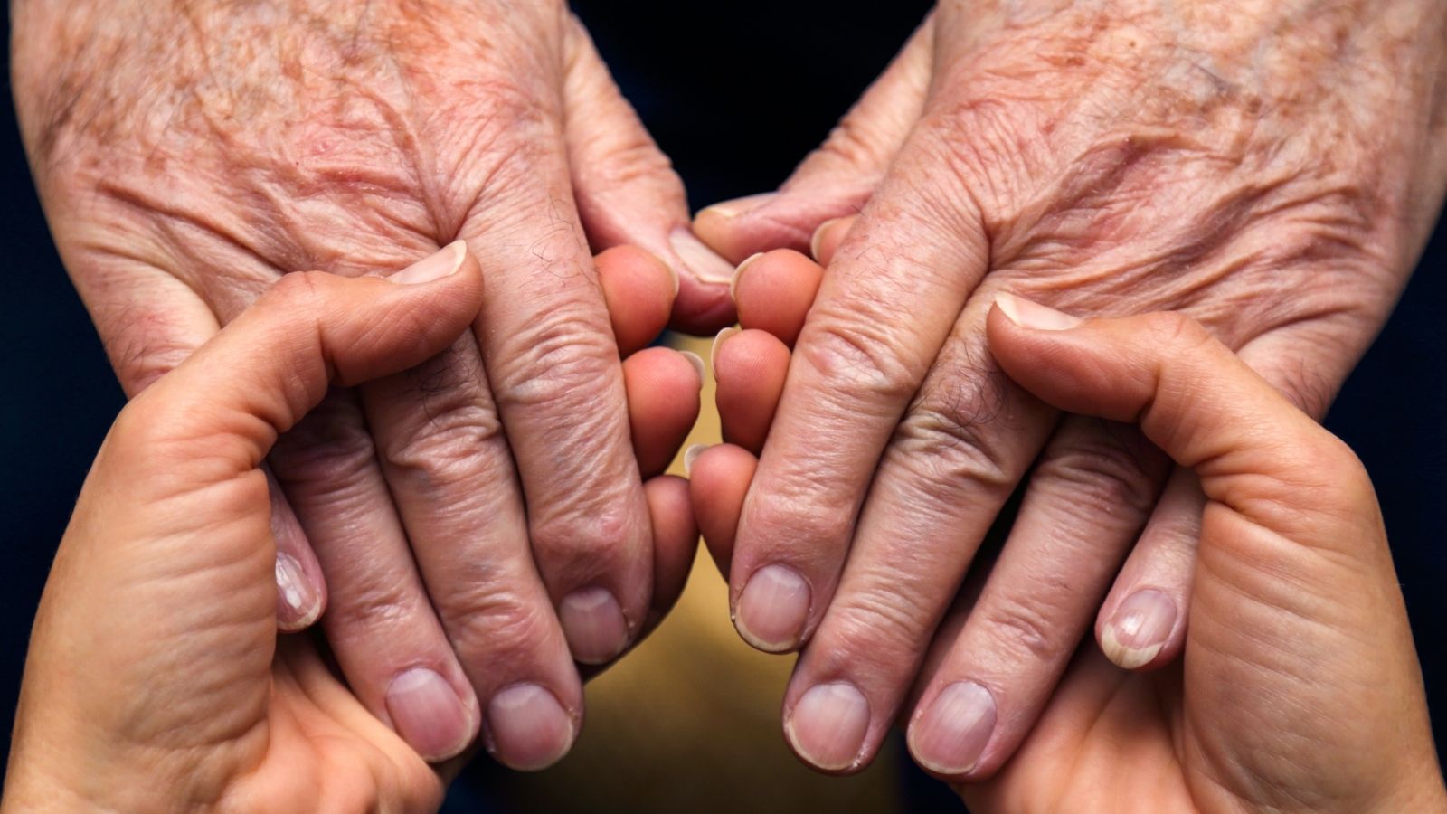 Ajuts i prestacions per a la gent gran 1 Ajuts i prestacions per a la gent gran