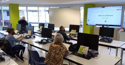 L’espai enceta nova temporada amb un taller de telèfons mòbils i internet