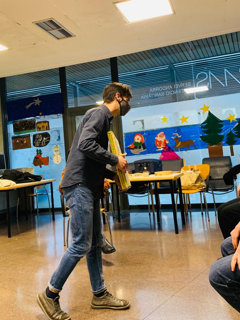 «Música i creativitat» oferirà un taller artístic comunitari destinat a l’Associació de Malalties Minoritàries d’Andorra 1 «Música i creativitat» oferirà un taller artístic comunitari destinat a l’Associació de Malalties Minoritàries d’Andorra