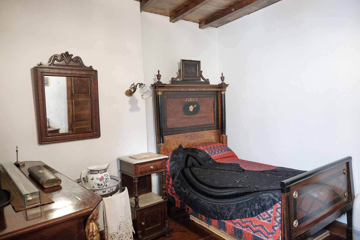 Visites guiades a museus d’Andorra · Com vivien les nostres padrines. Museu Casa Rull 1 Visites guiades a museus d’Andorra · Com vivien les nostres padrines. Museu Casa Rull