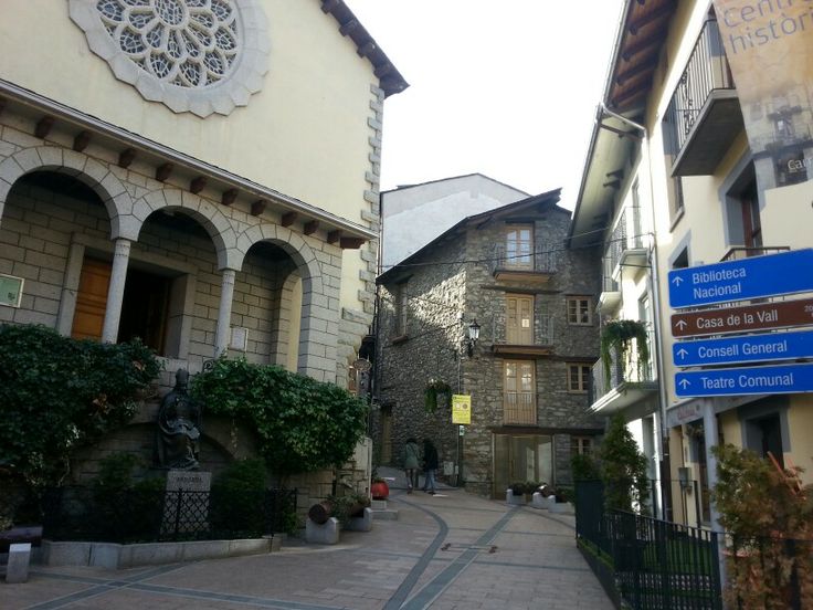 Ruta literària al nucli antic d'Andorra la Vella 1 Ruta literària al nucli antic d’Andorra la Vella