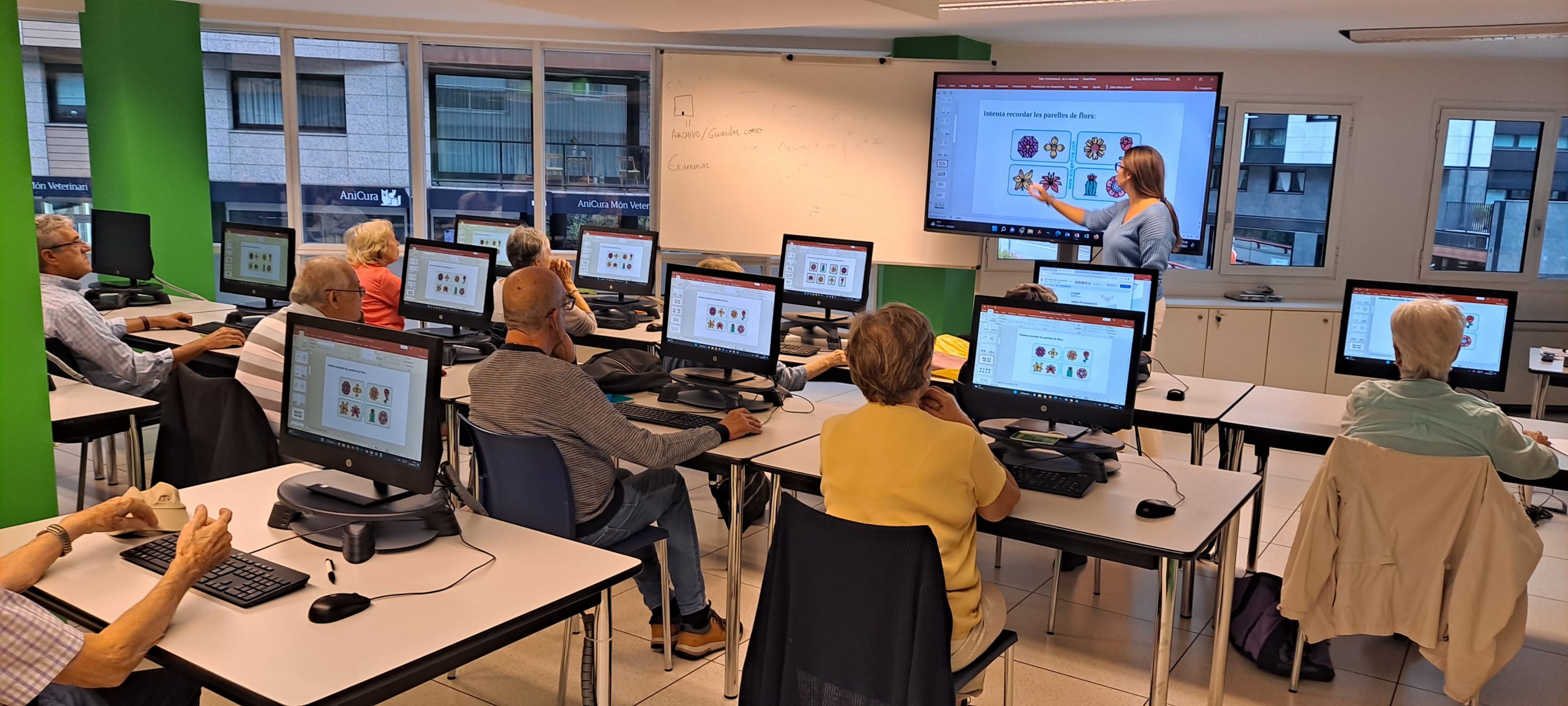 Taller virtual d'estimulació de la memòria mitjançant la informàtica 1 Taller virtual d’estimulació de la memòria mitjançant la informàtica